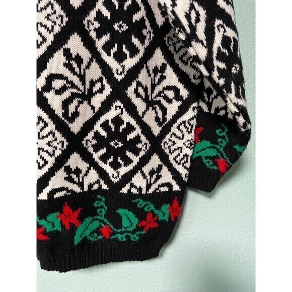 Vintage Unisex Sweater Exchange Black and White Mistletoe Pattern Sweater Small - Picture 8 of 11